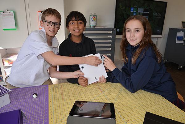 低年级学生用LittleBits庆祝计算机科学